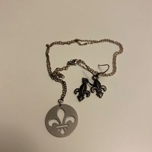 Fleur de lis Jewelry set (Necklace and earrings)